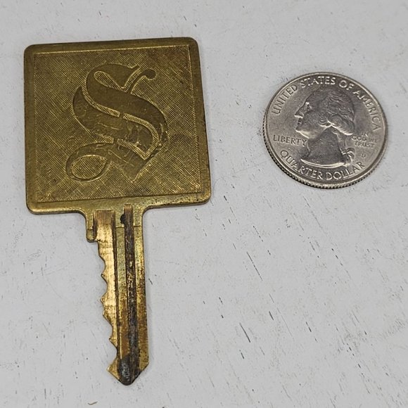 Vintage Hotel Room Key S Logo Room 1005 - Picture 8 of 8